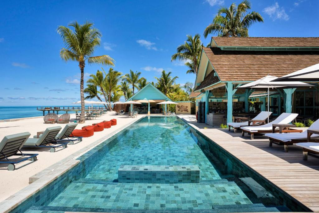FOUR SEASONS RESORT SEYCHELLES AT DESROCHES ISLAND