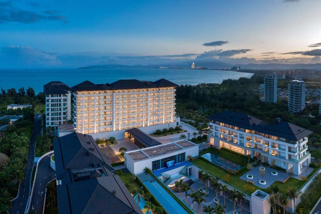 THE MERMOON RESORT HAINAN TUFU BAY TAPESTRY COLLECTION BY HILTON