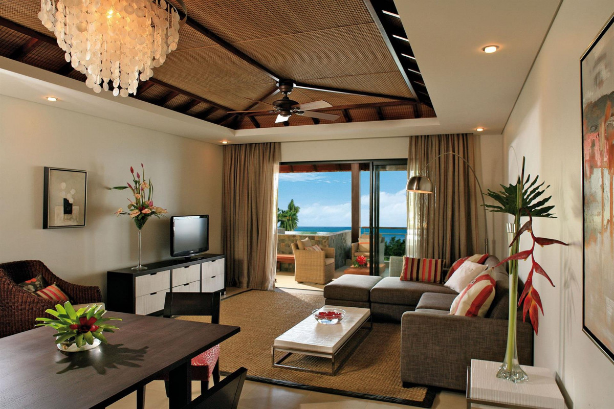THE BAY CLUB AT ANAHITA