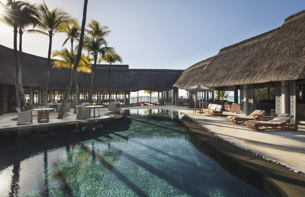 ROYAL PALM BEACHCOMBER LUXURY