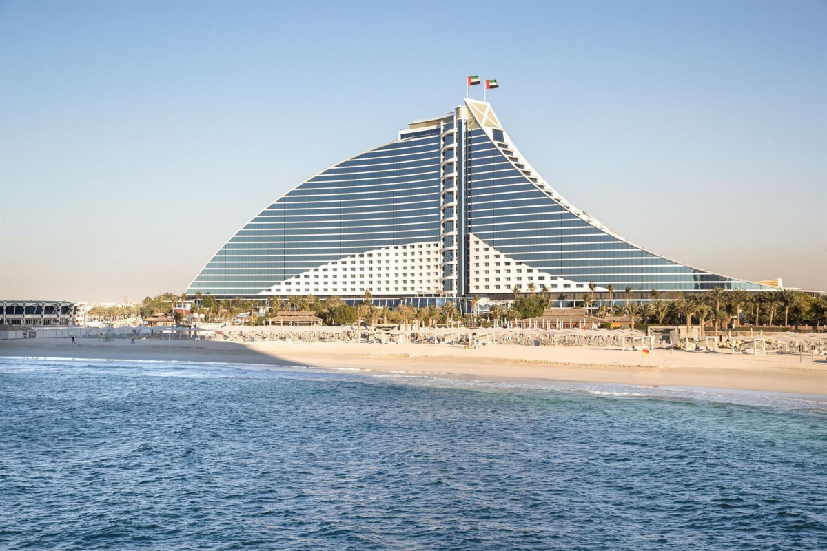 JUMEIRAH BEACH HOTEL