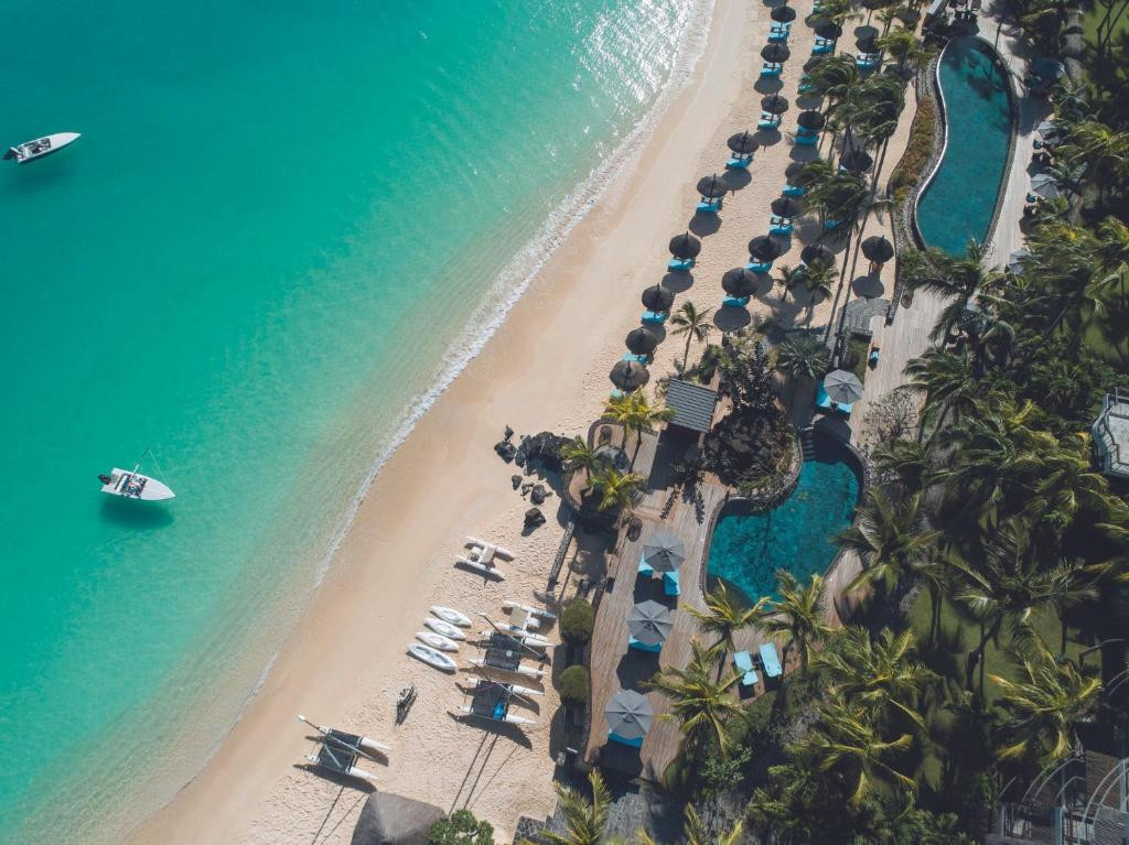 ROYAL PALM BEACHCOMBER LUXURY