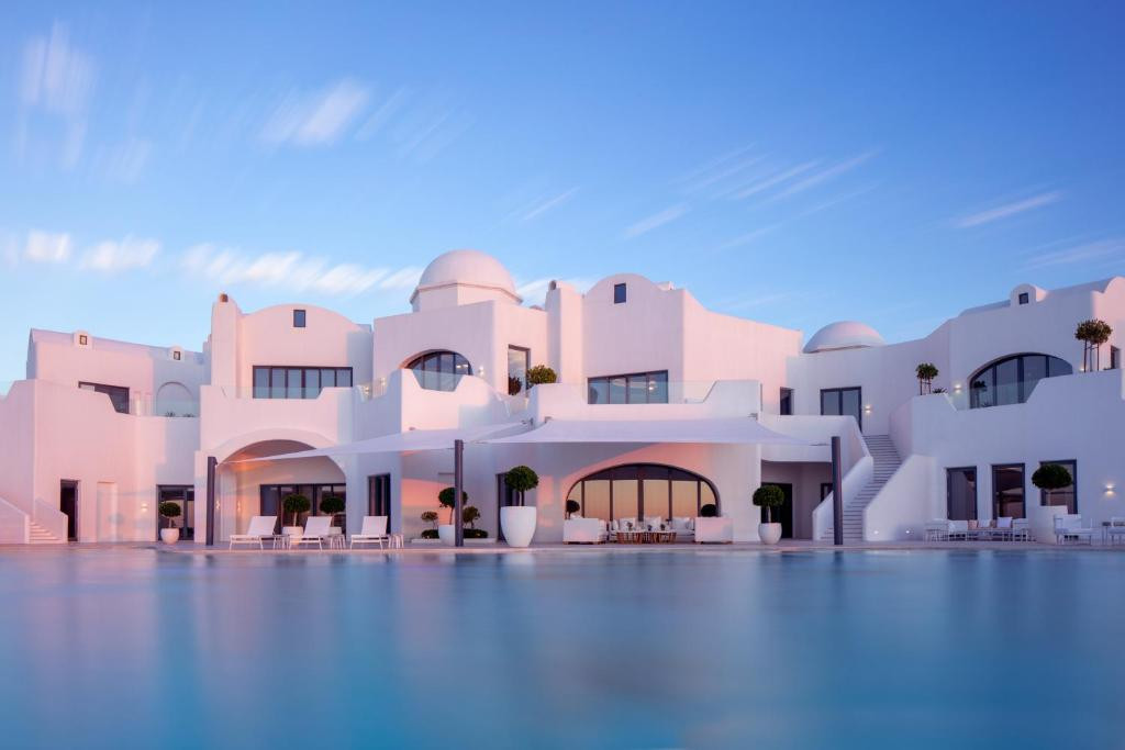 ANANTARA SANTORINI ABU DHABI RETREAT