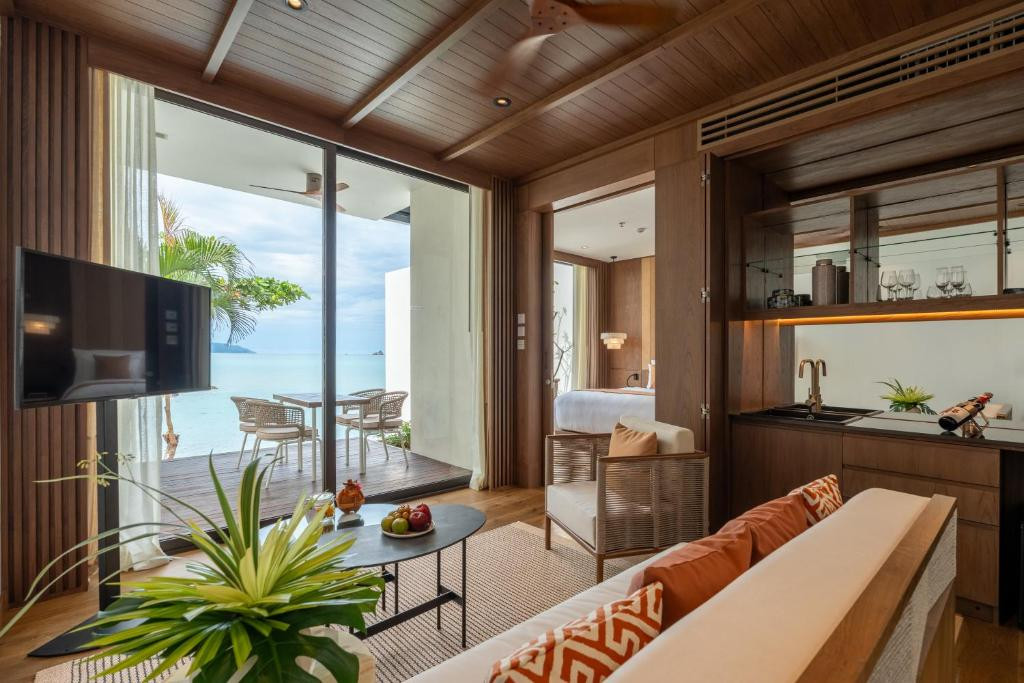 CAPE FAHN HOTEL