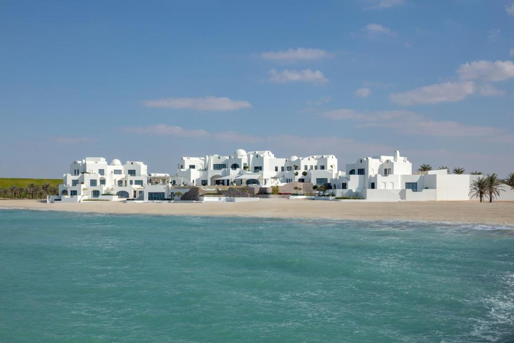 ANANTARA SANTORINI ABU DHABI RETREAT