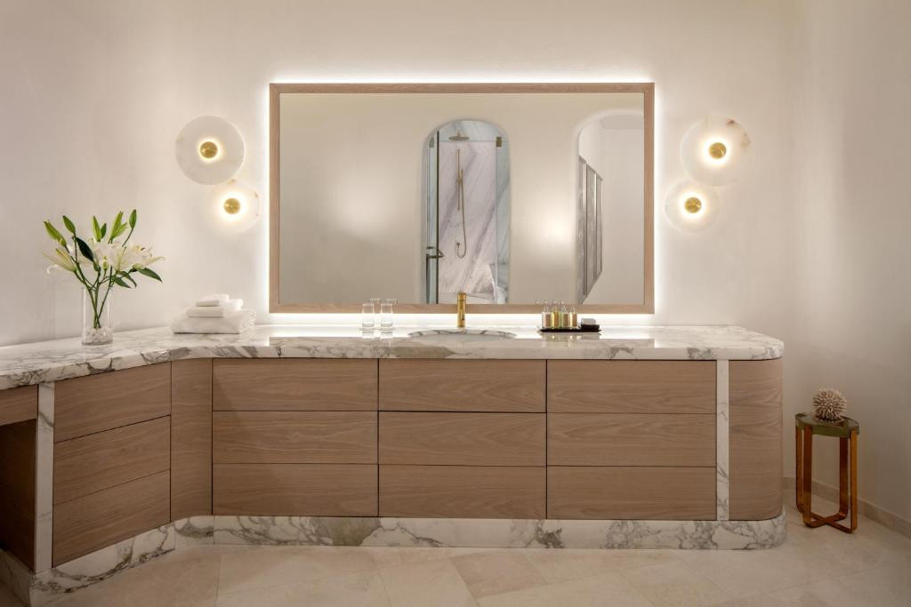 ANANTARA SANTORINI ABU DHABI RETREAT