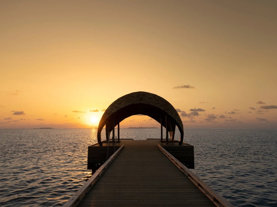 OUTRIGGER MALDIVES MAAFUSHIVARU RESORT
