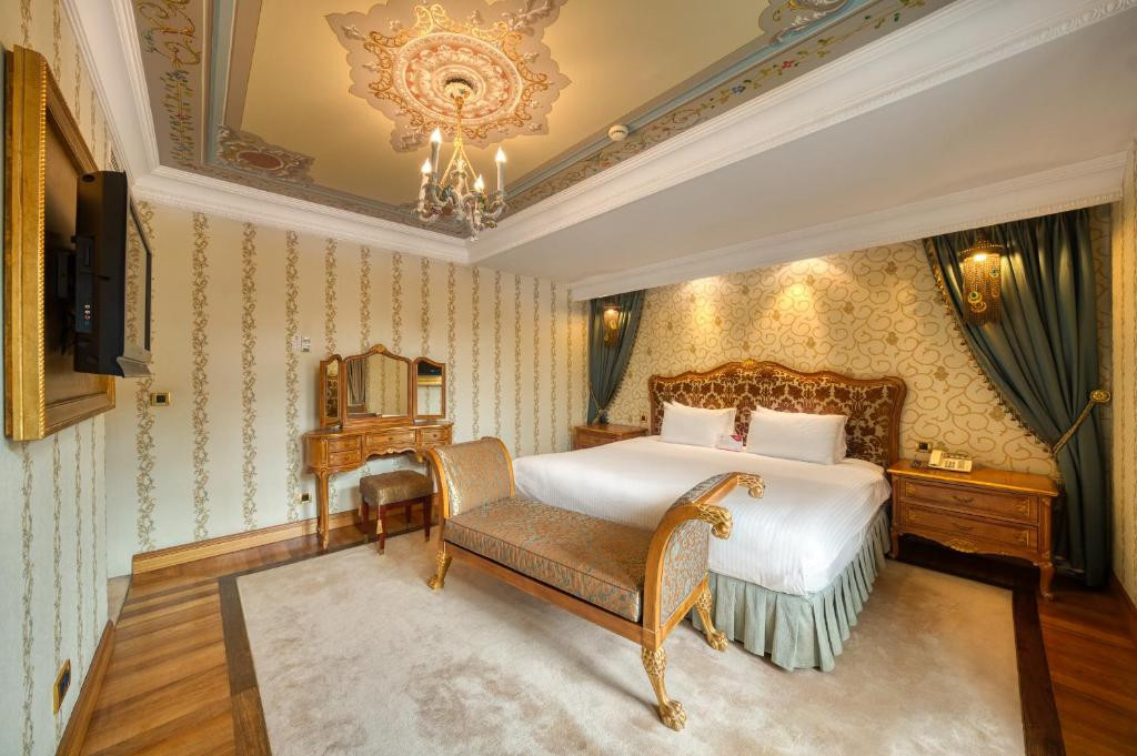 CROWNE PLAZA ISTANBUL OLD CITY