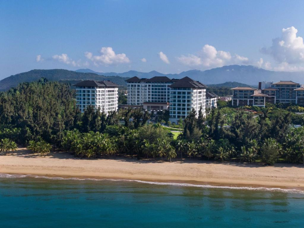 THE MERMOON RESORT HAINAN TUFU BAY TAPESTRY COLLECTION BY HILTON