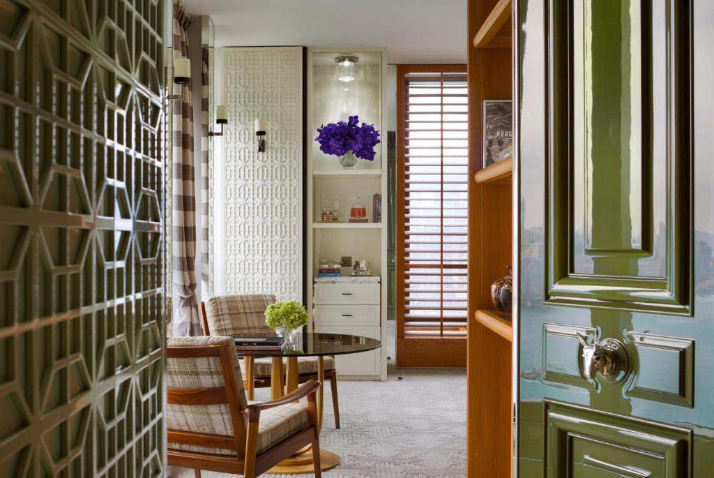 ROSEWOOD HONG KONG