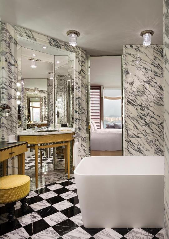 ROSEWOOD HONG KONG