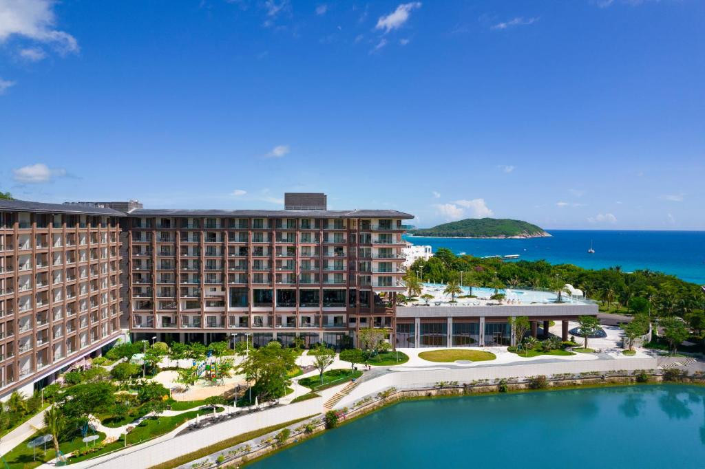 HUALUXE SANYA YALONG BAY RESORT