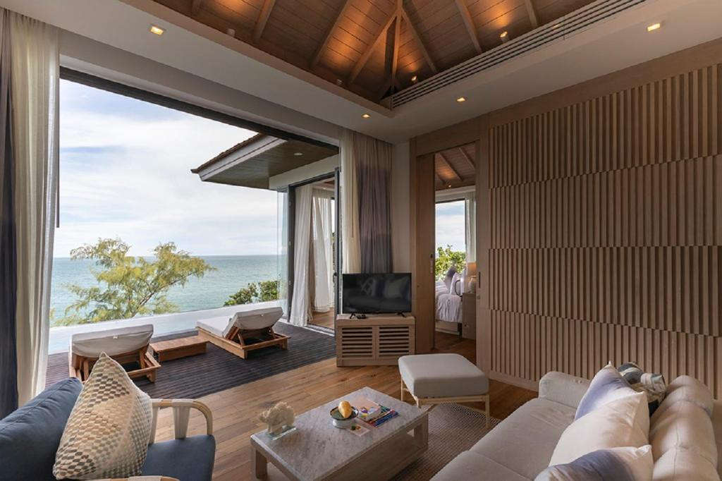 CAPE FAHN HOTEL
