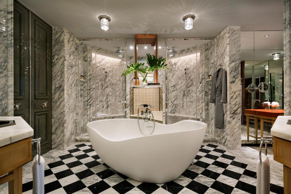 ROSEWOOD HONG KONG
