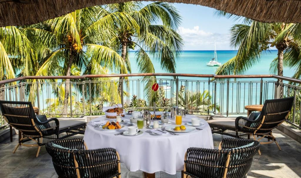 ROYAL PALM BEACHCOMBER LUXURY