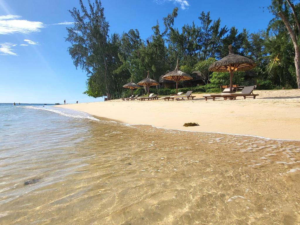 THE OBEROI BEACH RESORT